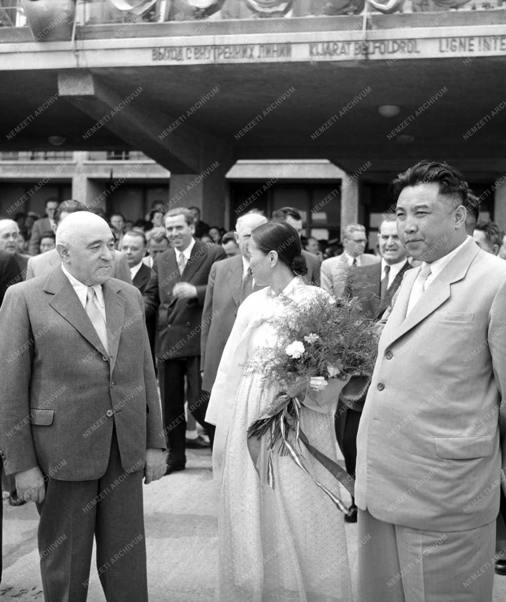 Külpolitika - Kormányküldöttség a Koreai Népi Demokratikus Köztársaságból