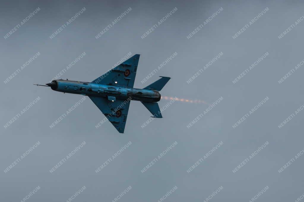 Fegyveres erők - Szórakozás - Kecskeméti Nemzetközi Repülőnap és Haditechnikai Bemutató