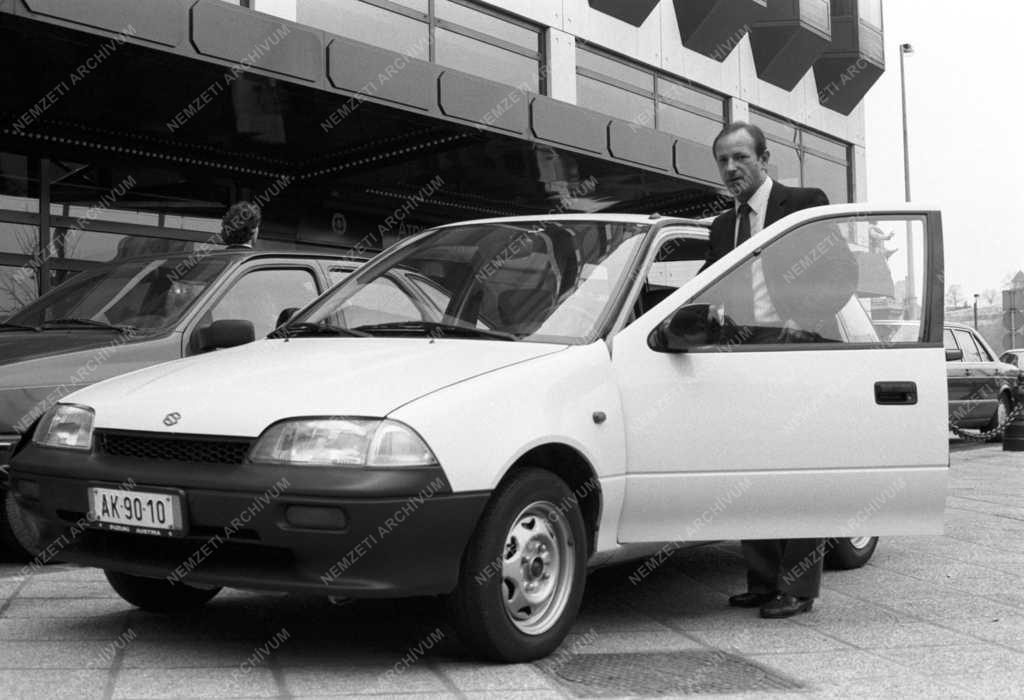 Járműipar - Magyarországon tárgyal a Suzuki elnöke