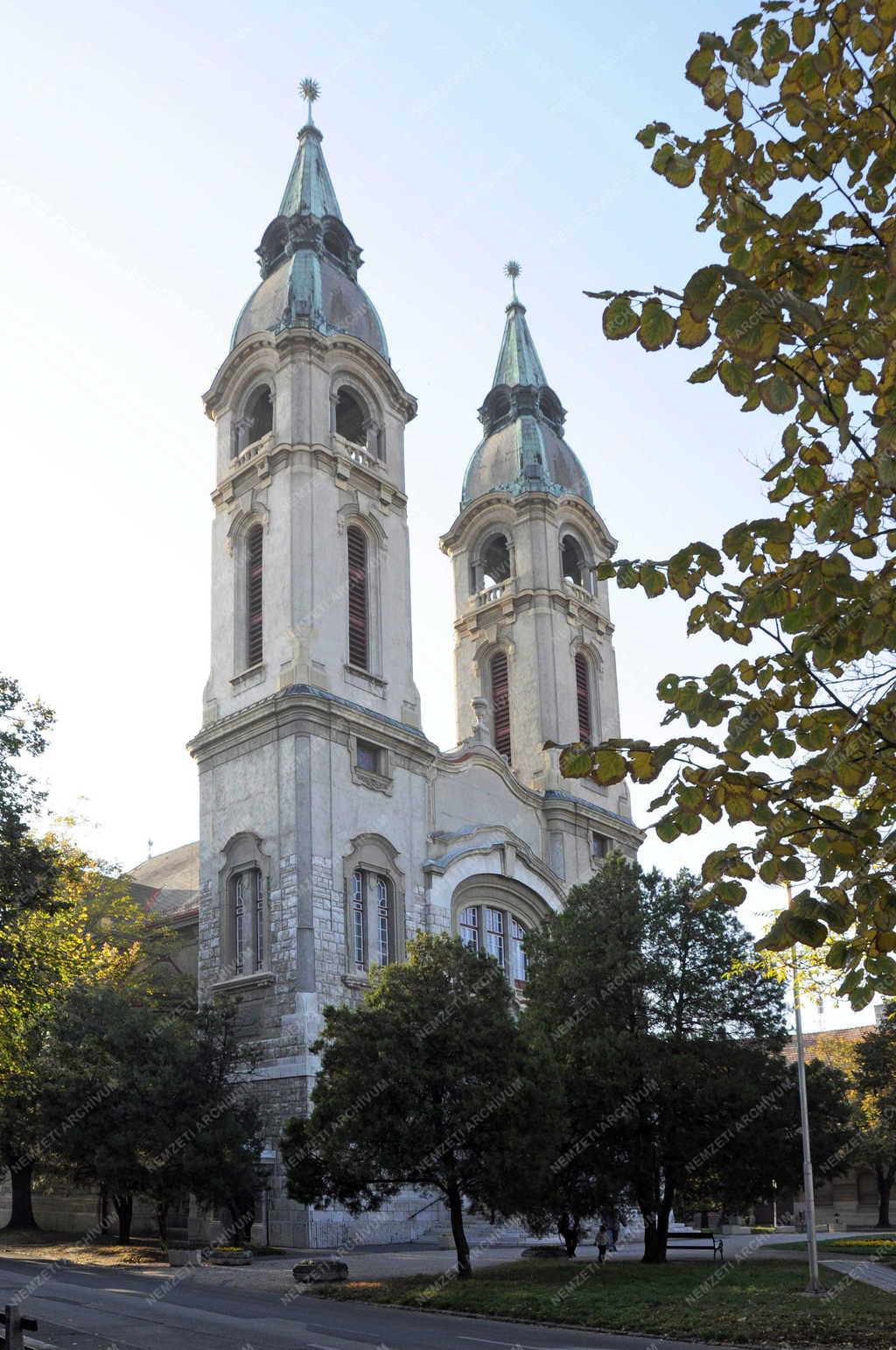 Egyházi épület - Pápa - Református templom