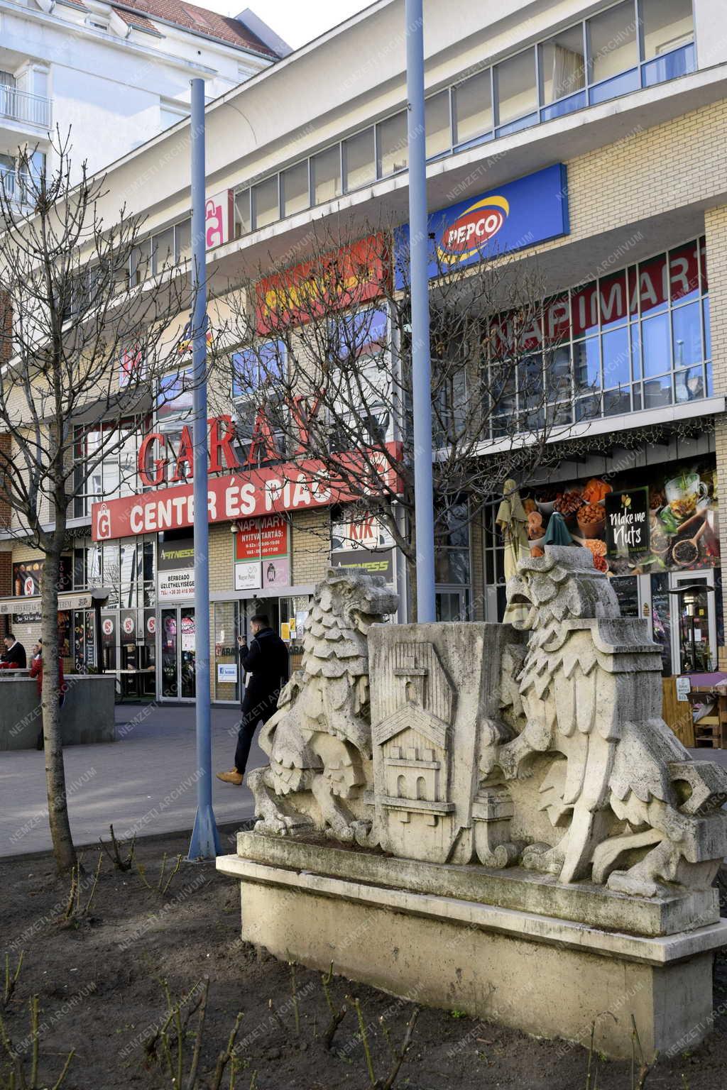 Városkép - Budapest - Garay Center - Garay téri címerek