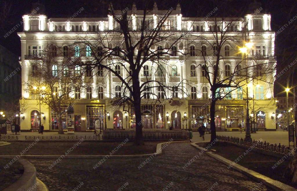 Budapest - A Gerbeaud-ház a Vörösmarty téren