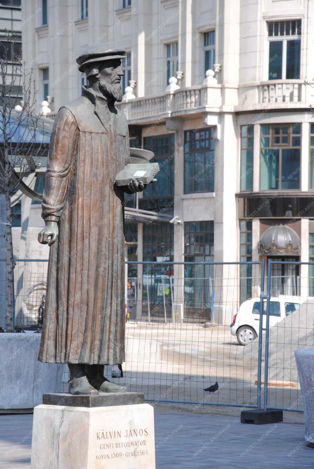 Műalkotás - Budapest - Kálvin János szobra