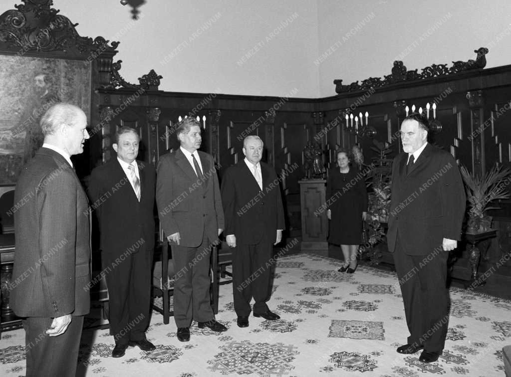 Belpolitika - Egyház - Salgó László főrabbi kitüntetése