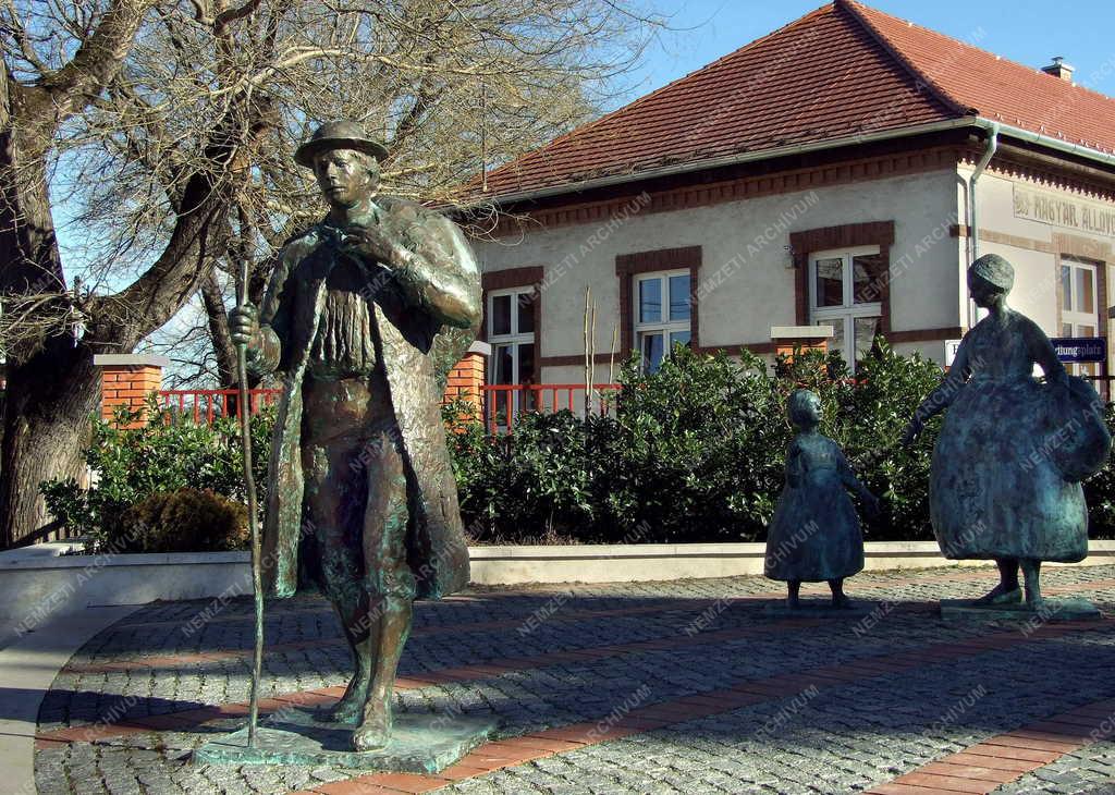 Műalkotás - Pilisvörösvár - A Betelepülési emlékmű 