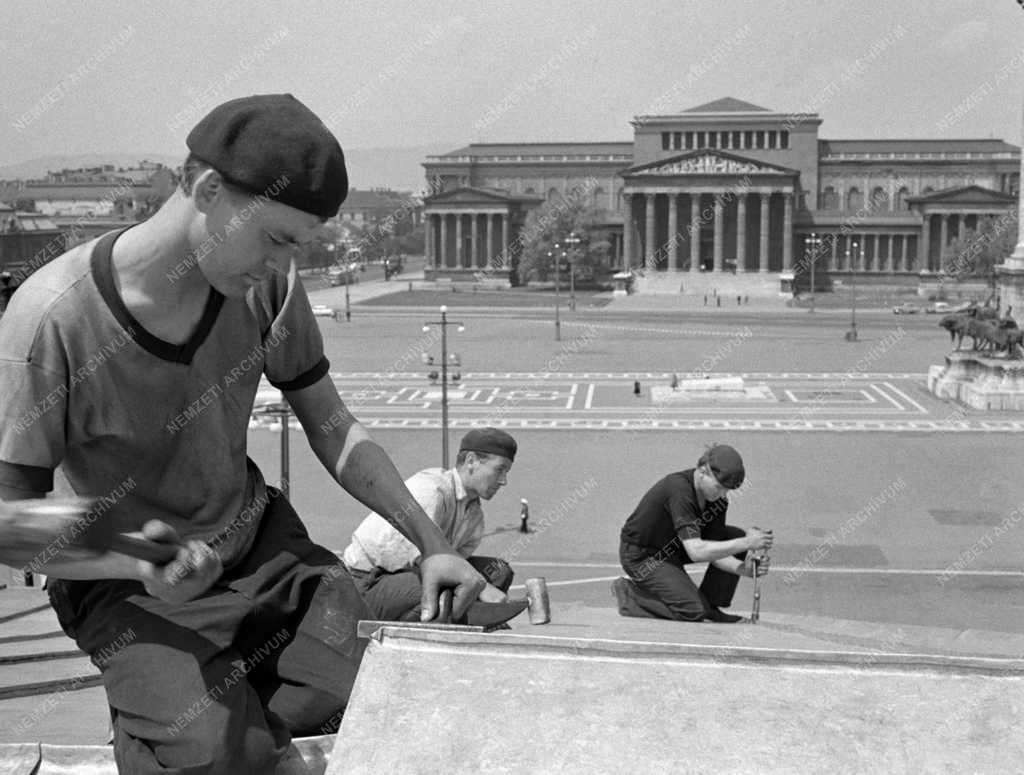 Épületfelújítás - A Műcsarnok tetőszerkezetének javítása