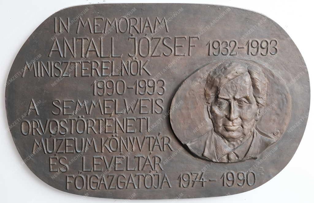Kultúra - MNM Semmelweis Orvostörténeti Múzeum, Könyvtár és Adattár