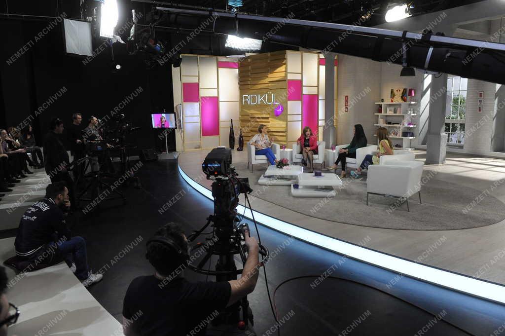 Televízió - Ridikül című női beszélgetős műsor