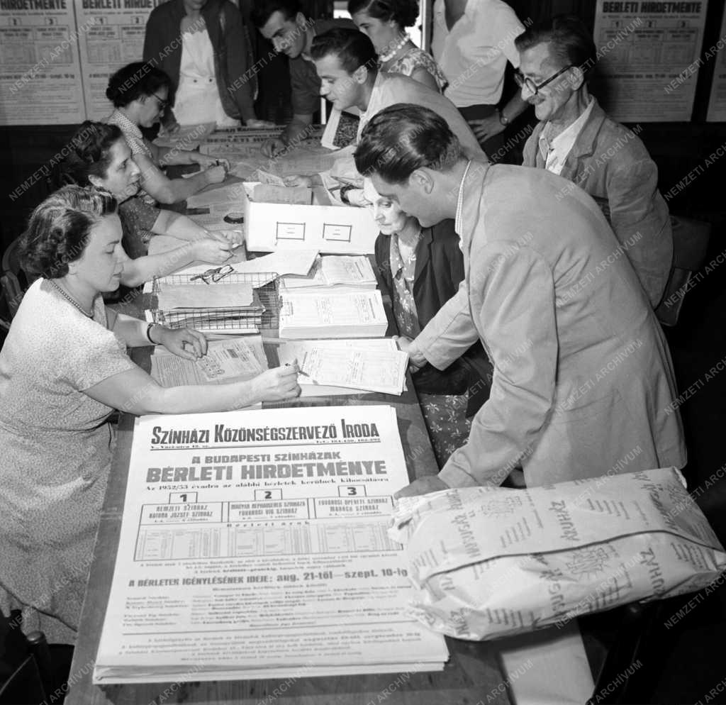 Kultúra - Színház - Színházi közönségszervező iroda