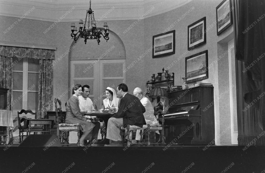 Kultúra - Archibald Joseph Cronin A nagy út című színdarabjának bemutatója a Művész Színházban