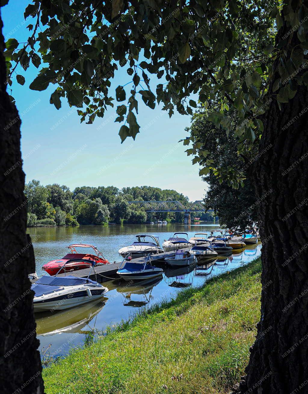 Városkép - Tokaj - Tisza-part