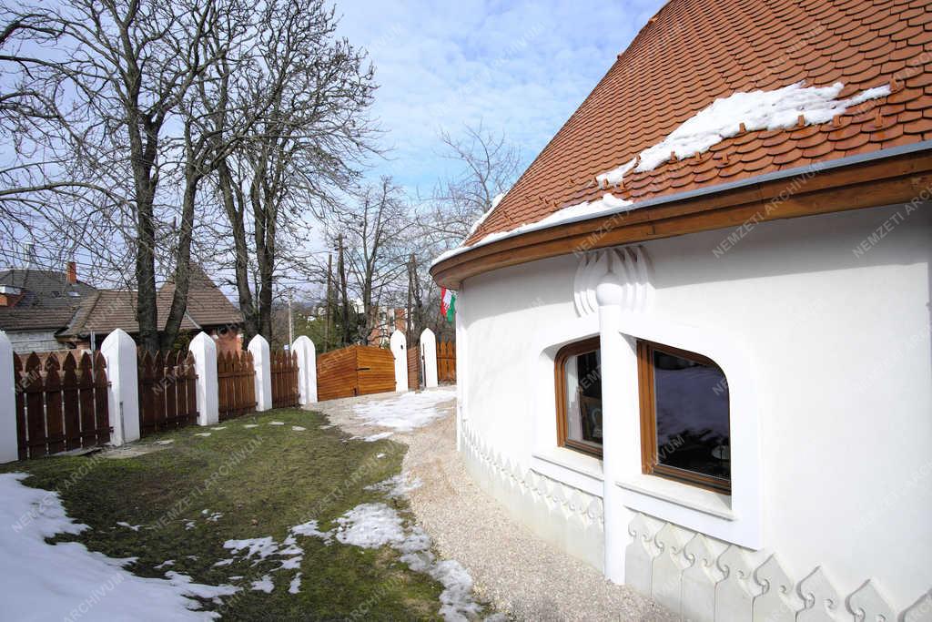 Emlékhely - Budapest - Makovecz Archívum és Emlékház