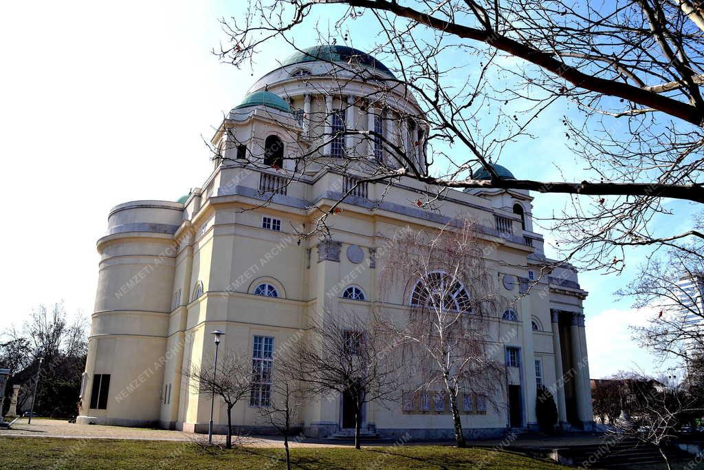 Egyházi épület - Budapest - Rezső téri templom