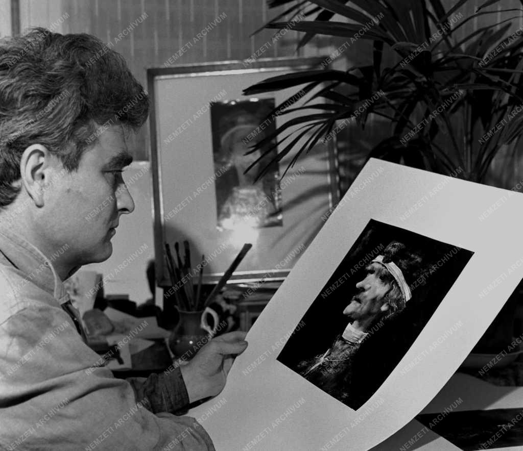 Képzőművészet - Szász Endre grafikus