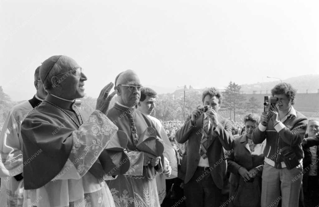 Egyház - A. Casaroli és dr. Lékai László bíboros Esztergomban