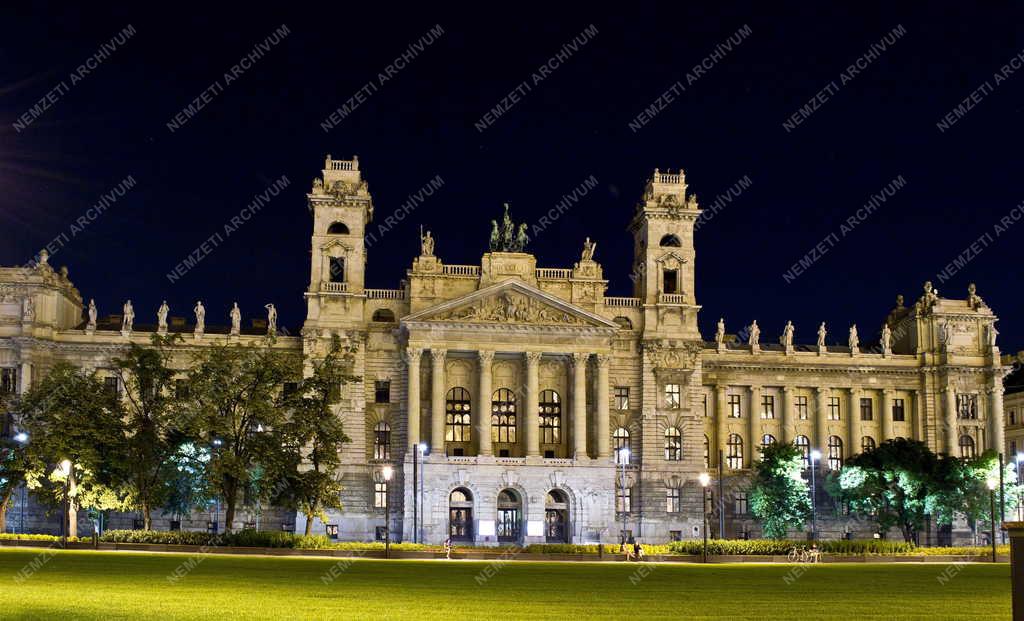 Épület - Budapest - A Néprajzi Múzeum épülete