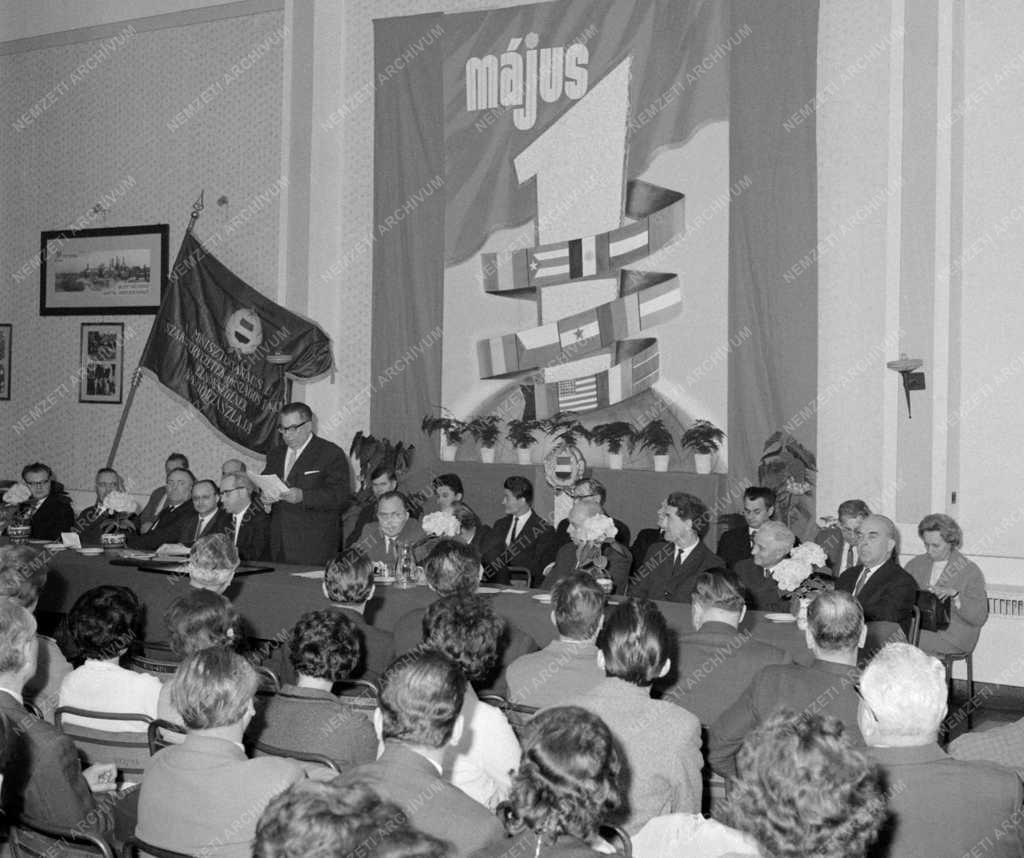 Belpolitika - Elismerés - Kitüntetés az 50 éves Kelenföldi Hőerőműnek