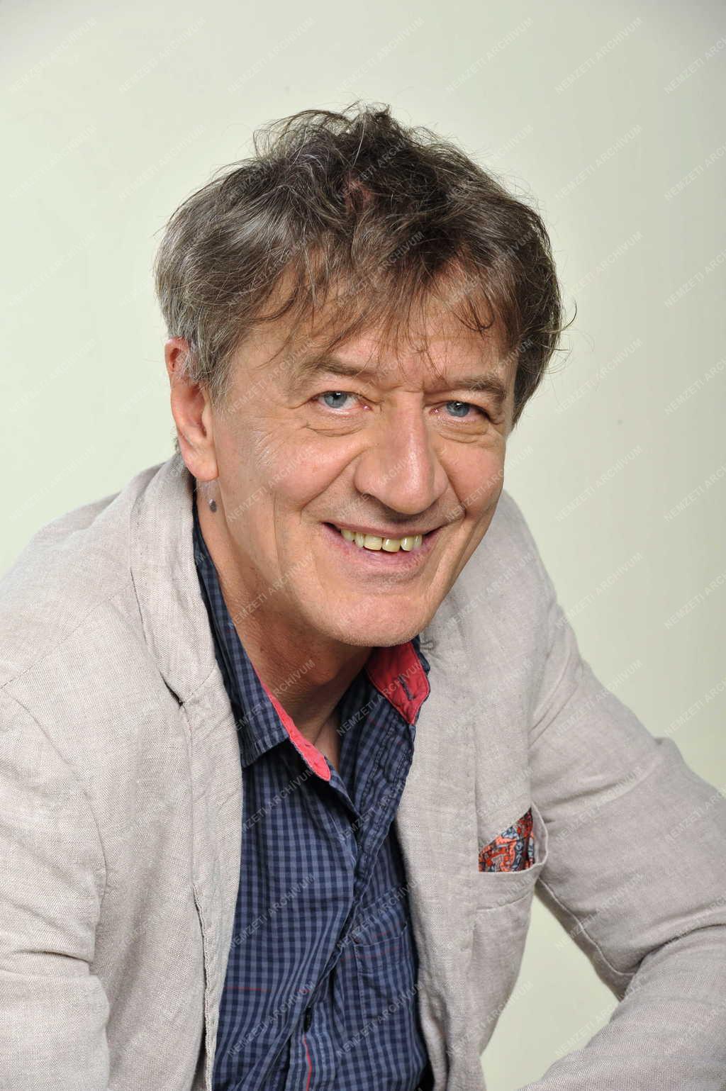 Televízió - Munkaügyek sorozat - Mucsi Zoltán