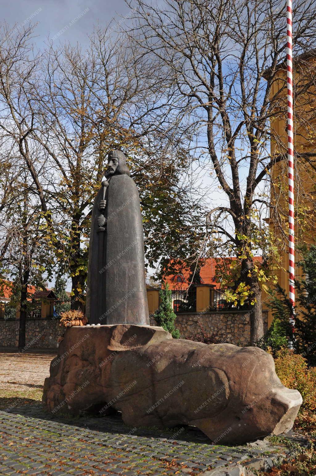 Városkép - Tapolca - Szent István-szobor 