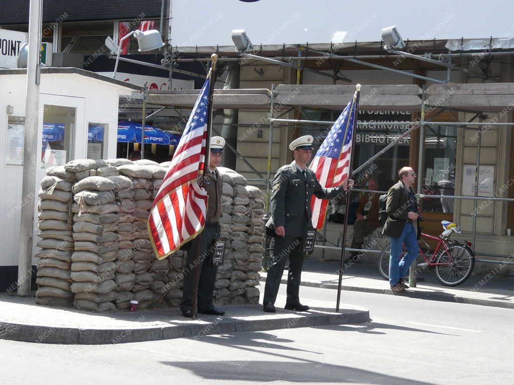 Berlin -  Az egykori Checkpoint Charlie
