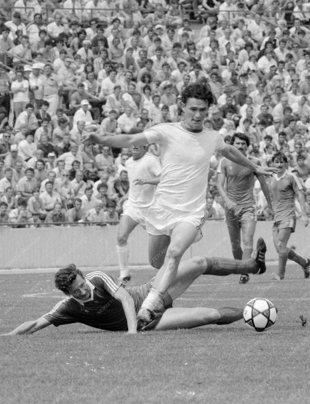 Sport - Rába ETO-Ferencváros NB I-es labdarúgó-mérkőzés