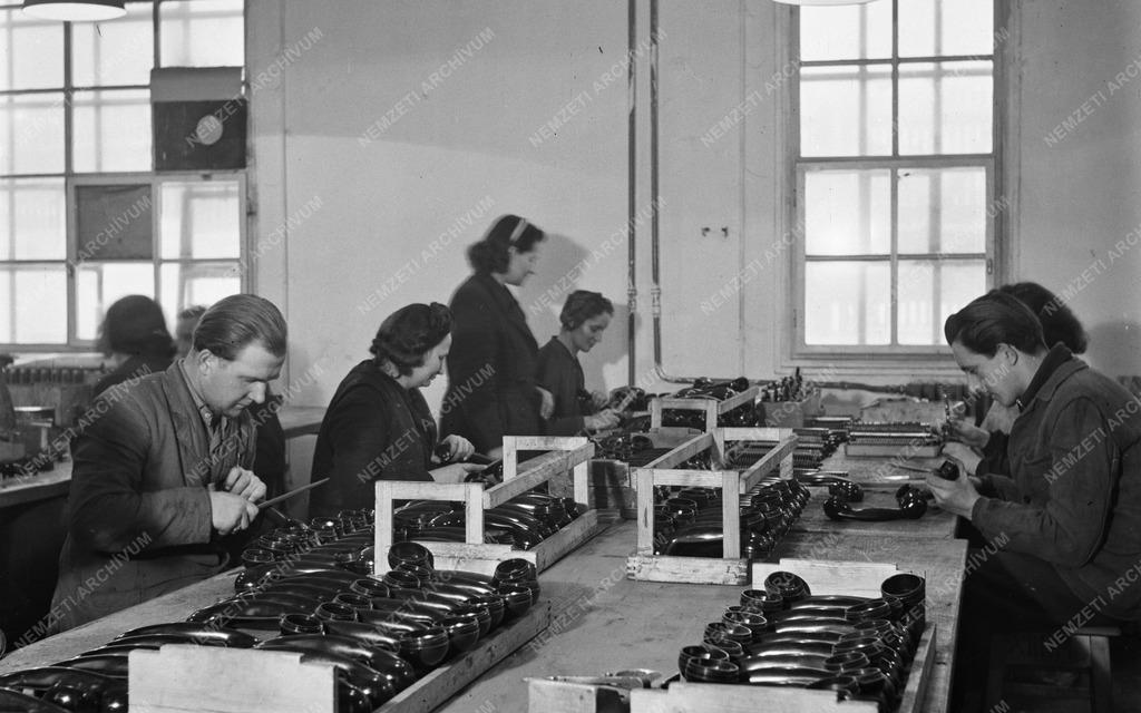 Ipar - Standard Villamossági Rt.