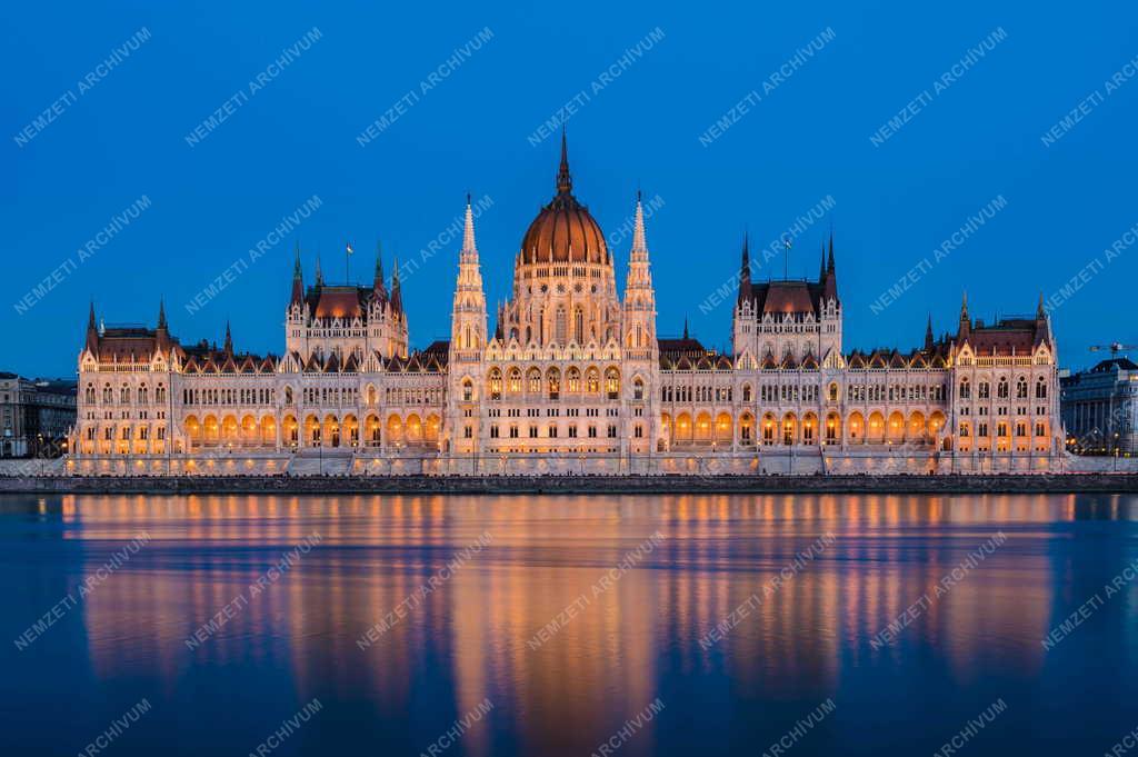 Városkép - Budapest - Parlament épülete