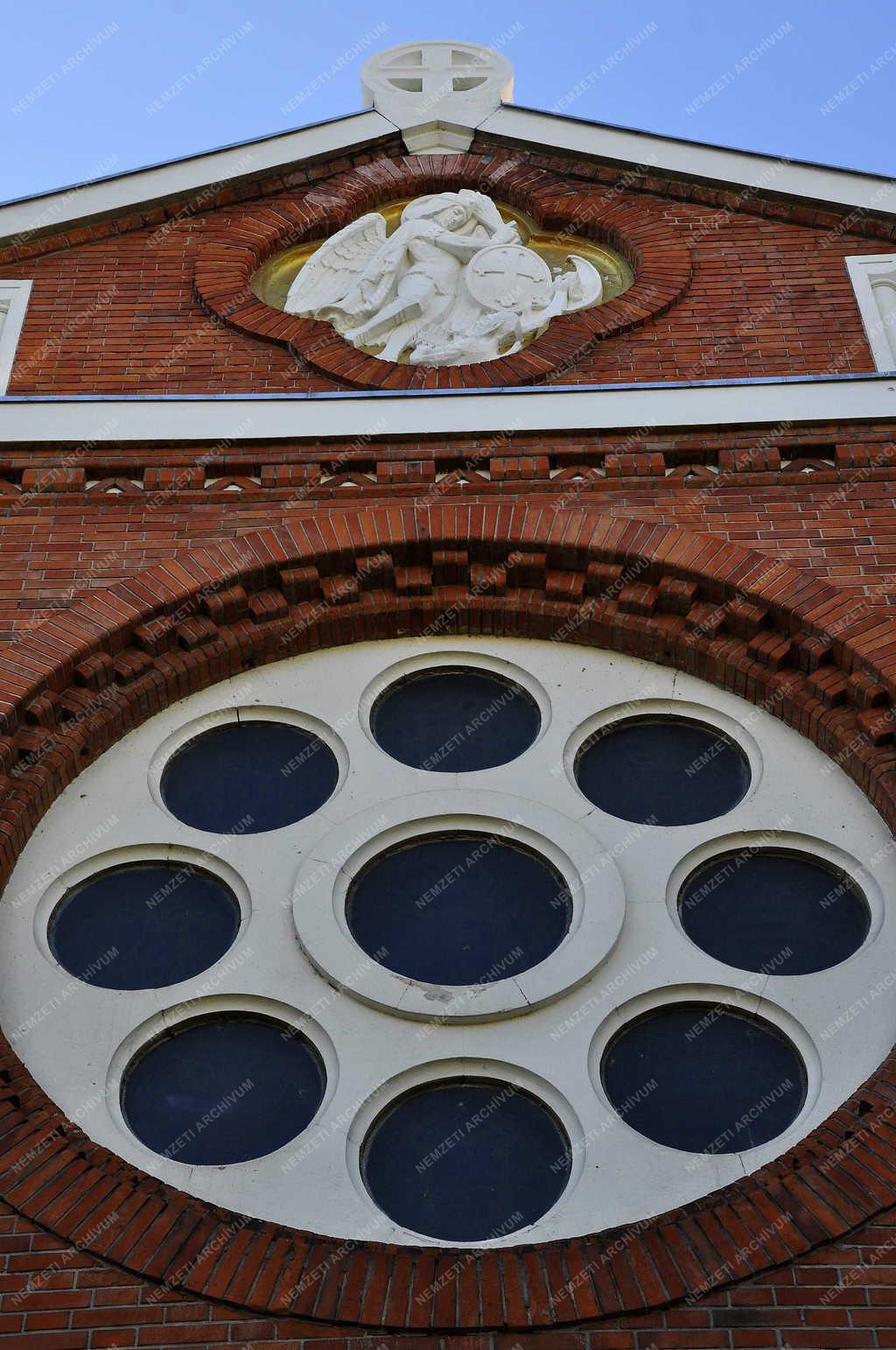 Egyház - Budapest - Felújították az angyalföldi Szent Mihály-templomot