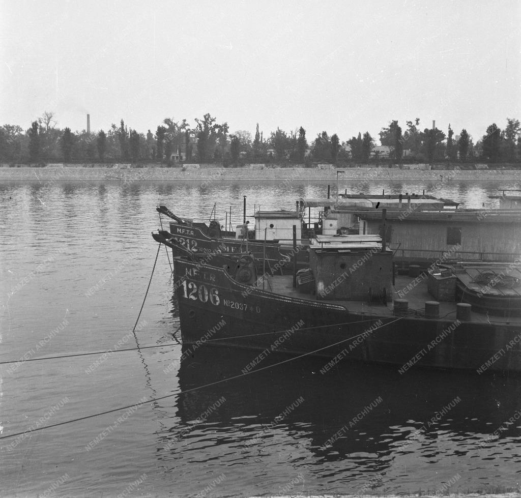 Közlekedés - A II. világháborút követően Ausztriából hazatért hajók