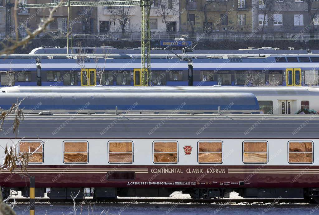 Közlekedés - Budapest - Vonatok a Déli pályaudvar rendezőterén