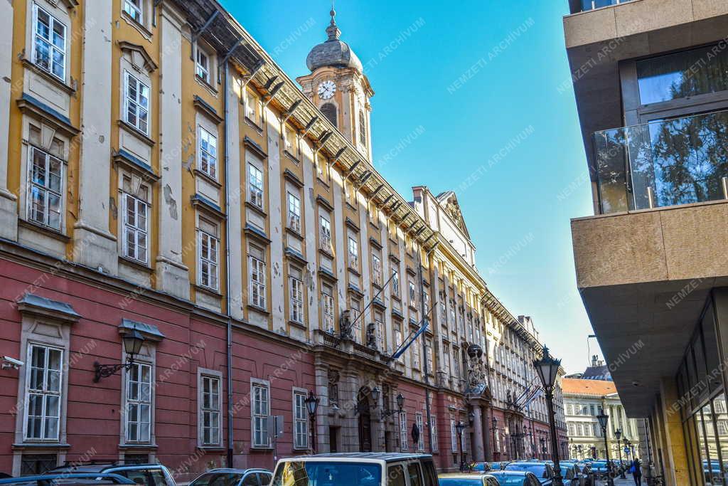Közigazgatás - Budapest Városháza - Fővárosi Önkormányzat 