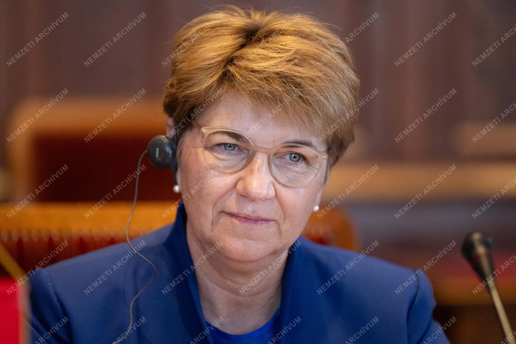 Kövér László fogadta a svájci elnököt 