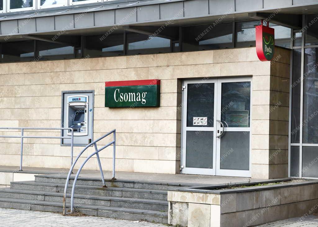 Szolgáltatás - Budapest - Postahivatal