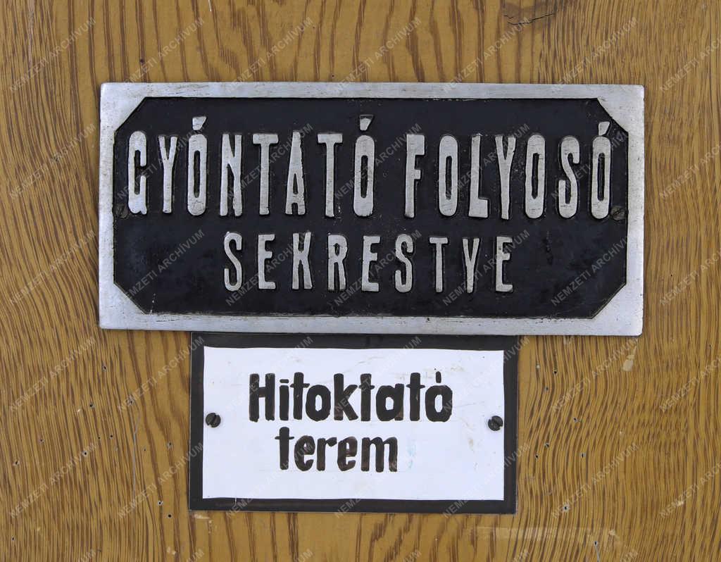 Egyházi épület - Gyöngyös - Sarlós Boldogasszony templom