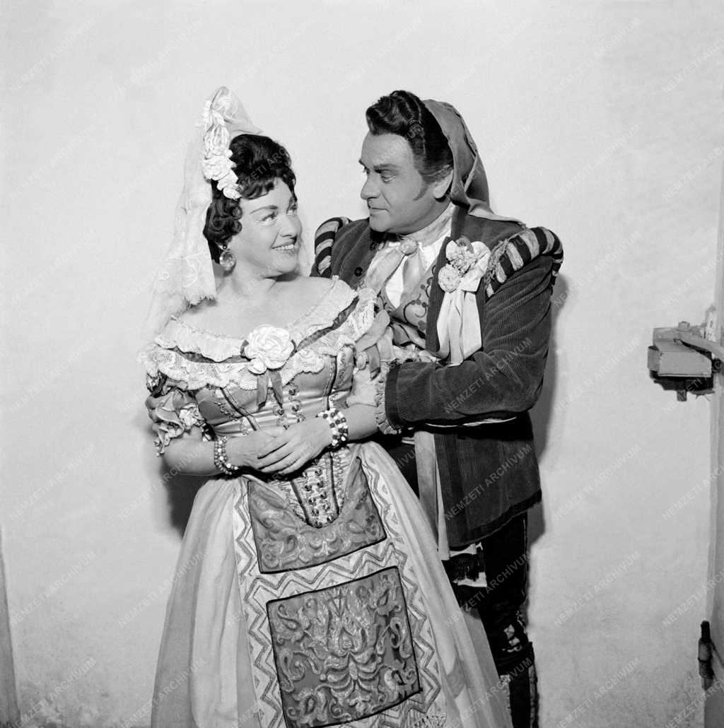 Kultúra - Személy - Raskó Magda és Katona Lajos operaénekesek