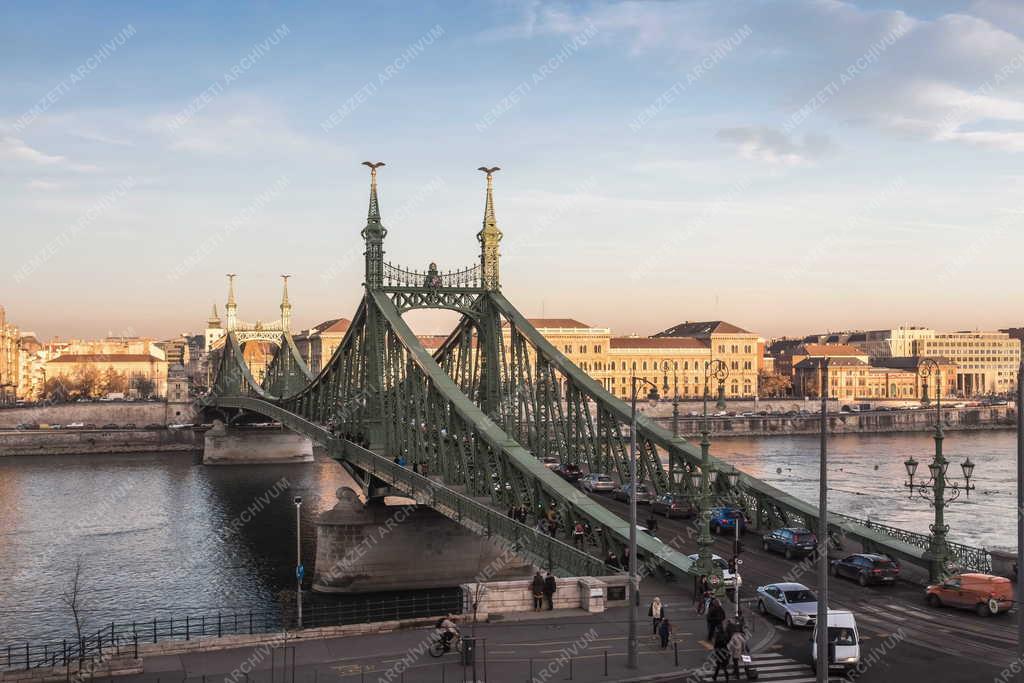 Városkép - Budapest - Szabsdság híd