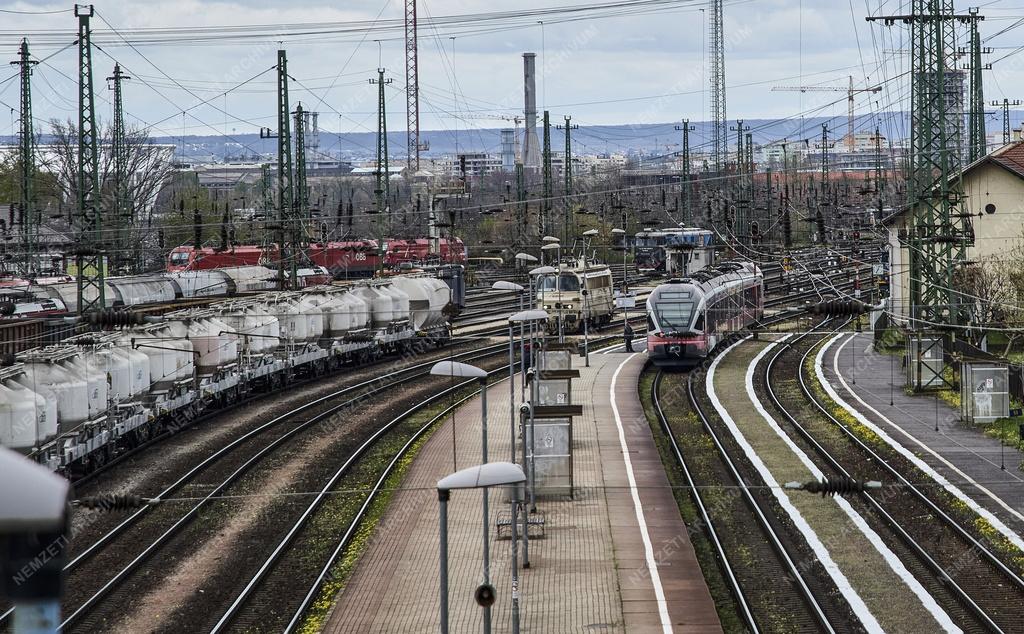 Közlekedés - Budapest - Ferencváros vasútállomás