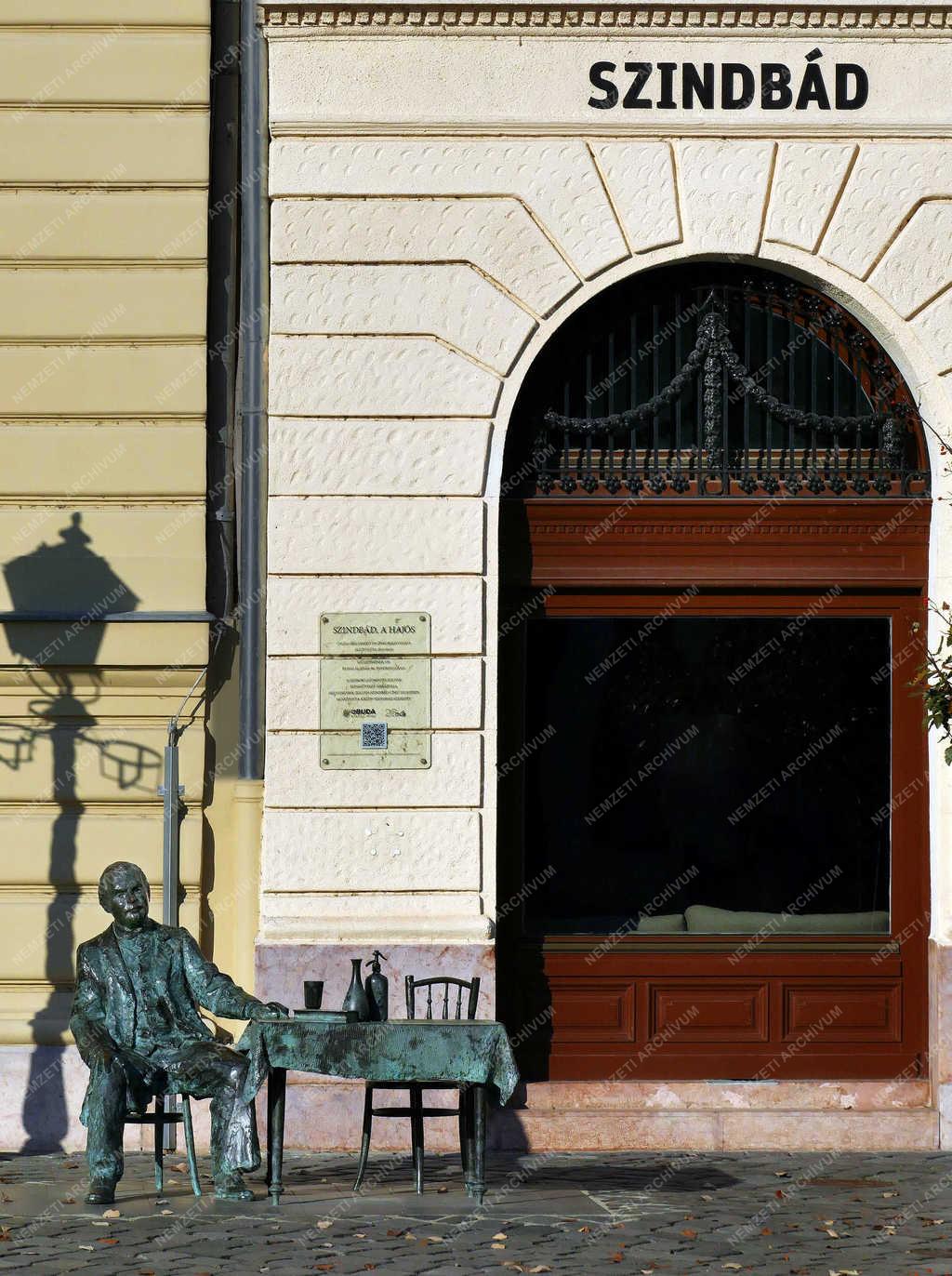 Köztéri szobor - Budapest - Szindbád és asztala Óbudán