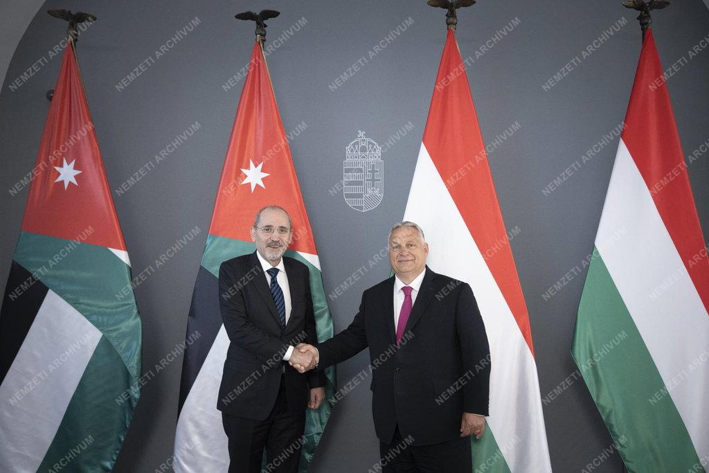 Orbán Viktor a jordániai külügyminisztert fogadta
