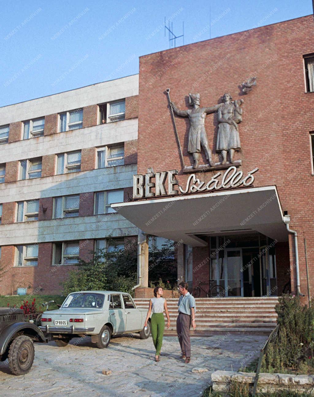 Városkép - Idegenforgalom - Béke Szálló Ózdon