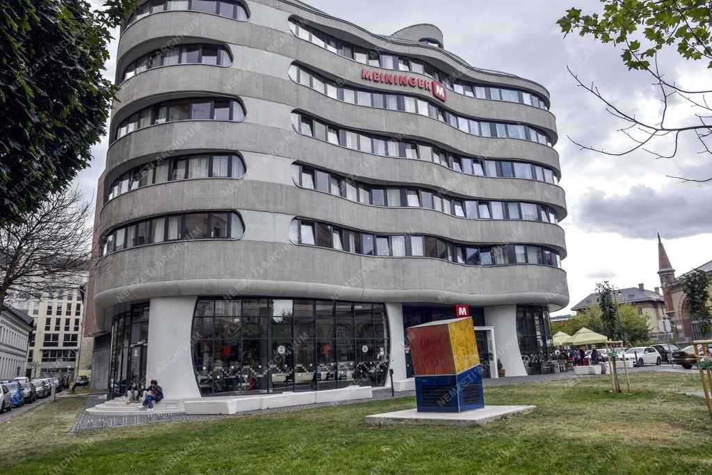 Idegenforgalom - Meininger Budapest Great Market Hall szálloda