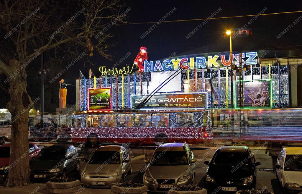 Közlekedés - Budapest - Karácsonyi fénytrolibusz