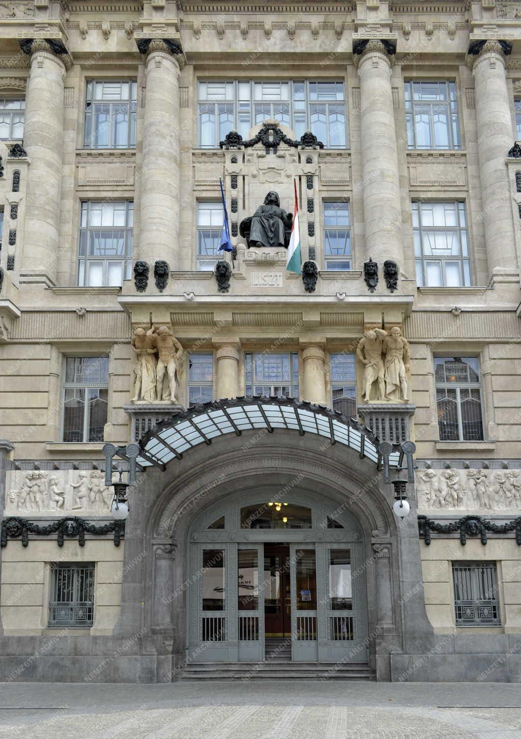 Épület - Budapest - A Liszt Ferenc Zeneművészeti Egyetem 