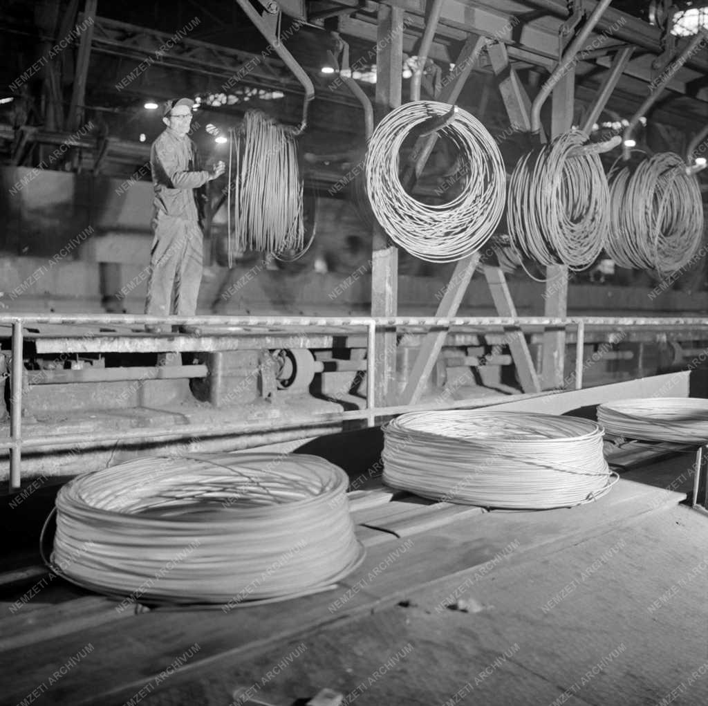 Ipar - Ózdi Kohászati Üzemek