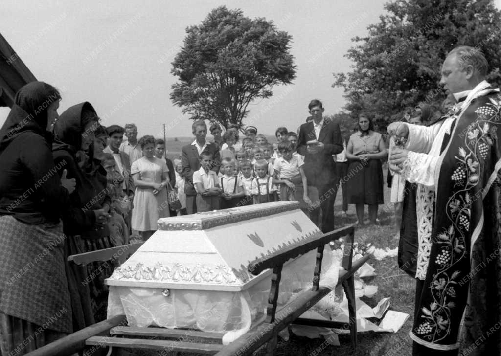 Kultúra - Hagyomány - Cigánytemetés