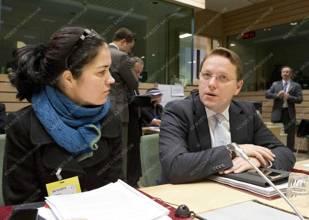 Várhelyi Olivér