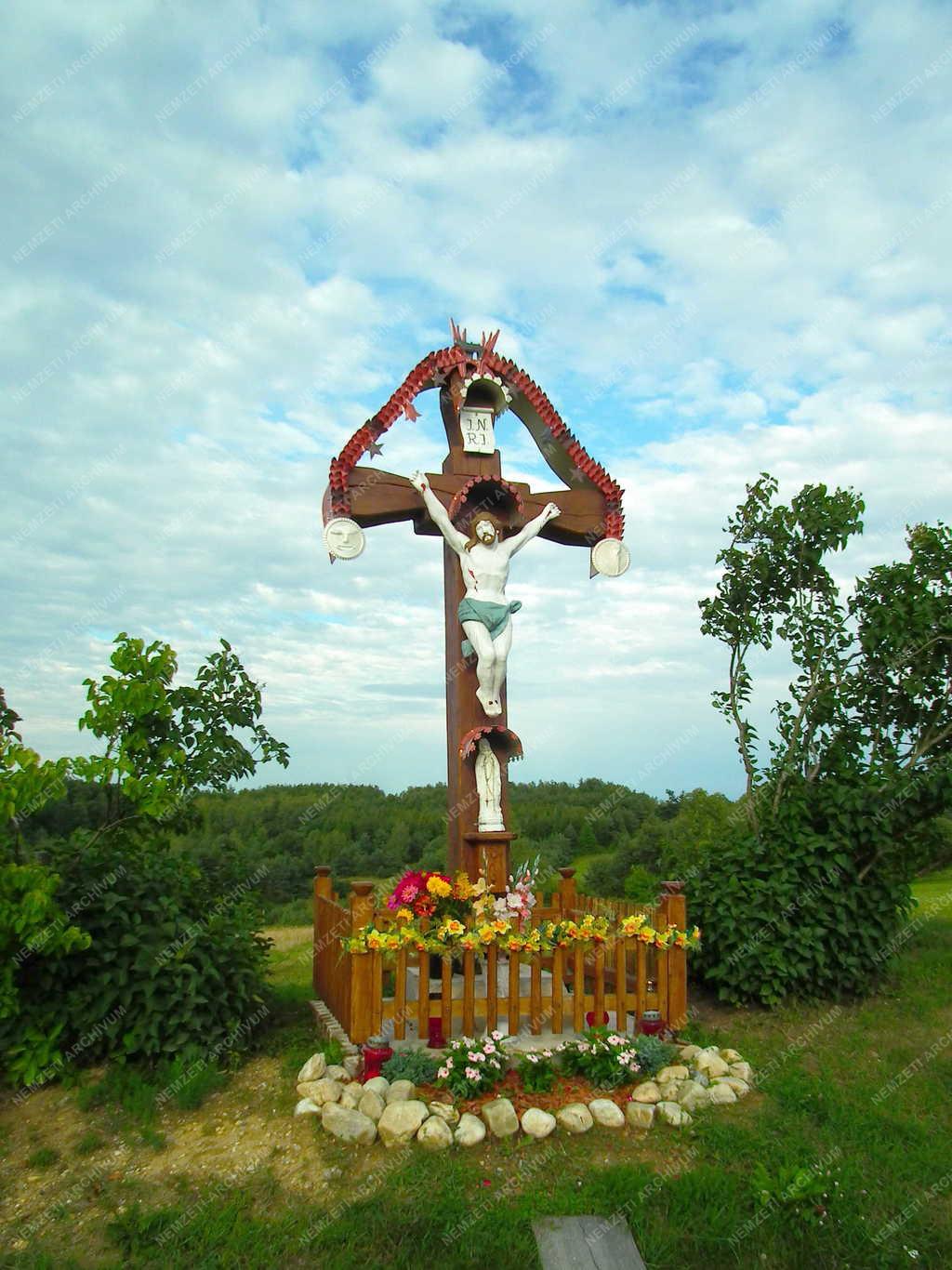 Szimbólum - Kétvölgy - Kereszt