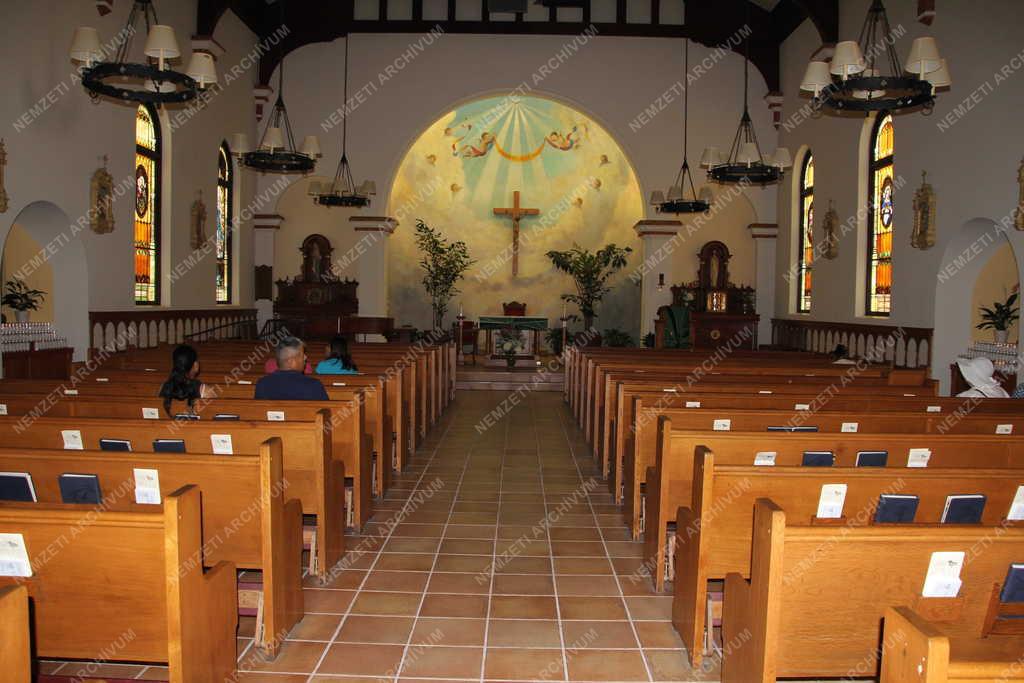 Vallás - Templom San Diegoban