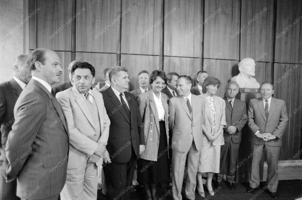 Belpolitika - Az MSZMP Politikai Bizottságának ülése