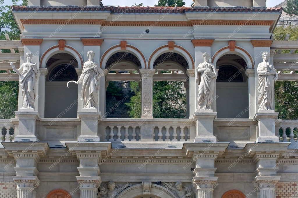 Műemlék - Budapest - A Várkert Bazár